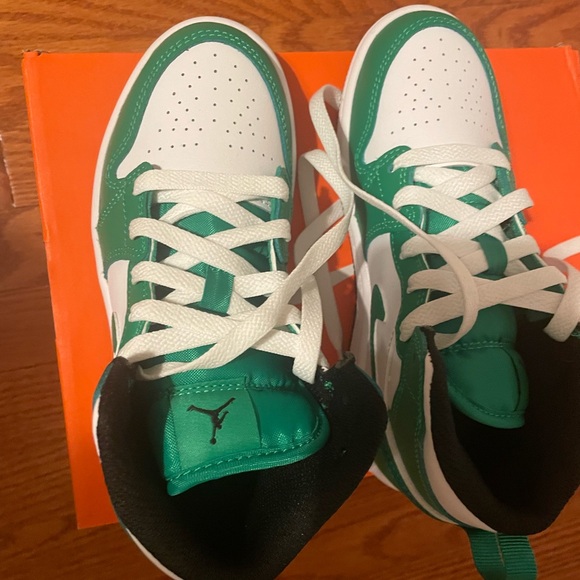 Brand new Nike air Jordan size 13 - Picture 3 of 3